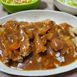 千切りキャベツと一緒に！カツカレー♪